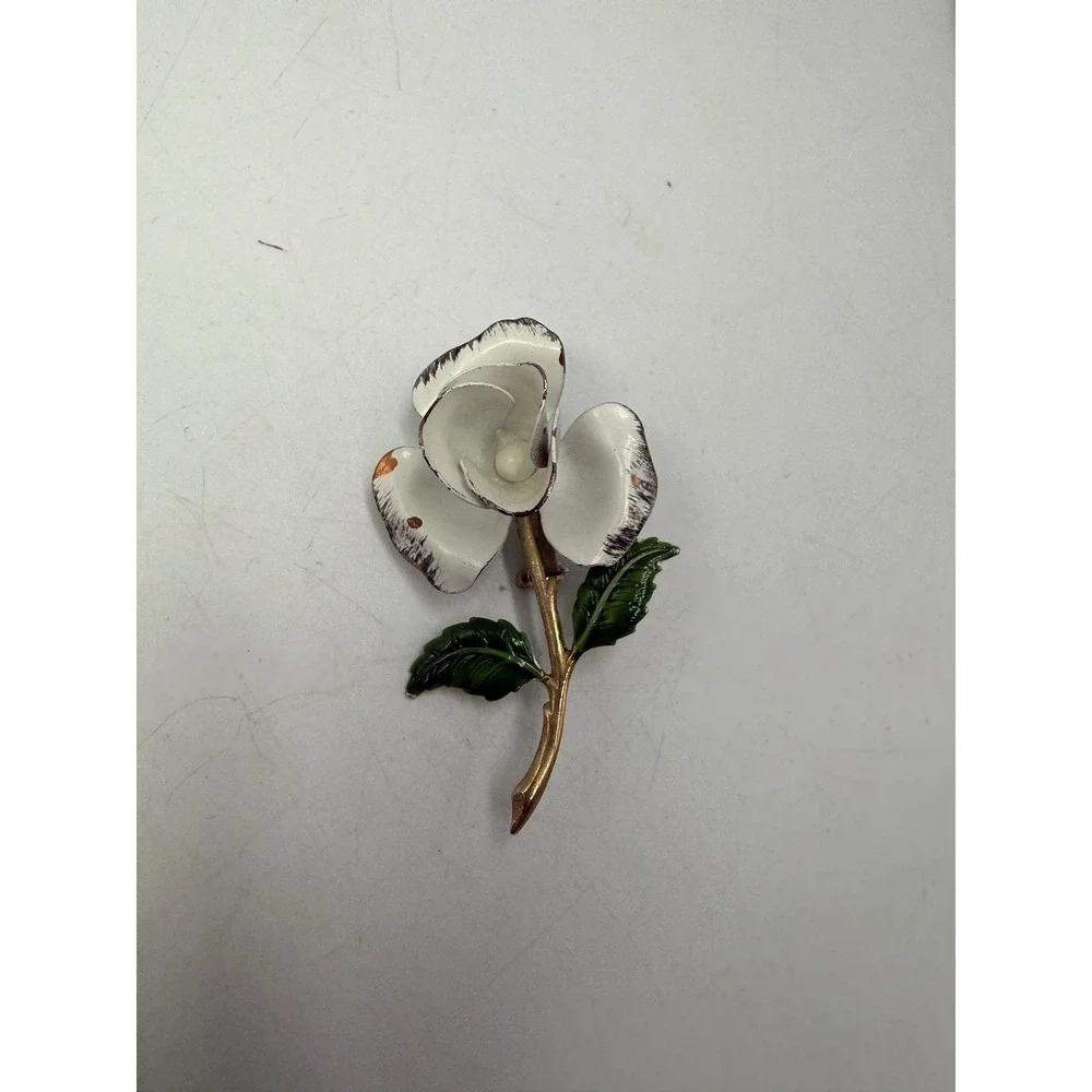 Vintage White Enamel Rose Brooch Gold Tone Flower Pin Green Leaves Faux Pearl
